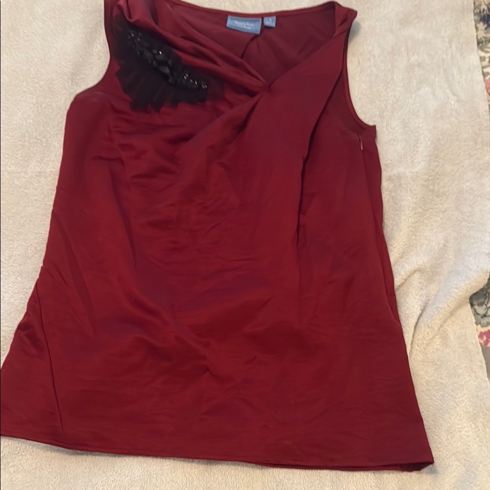 Simply Vera Vera Wang Burgundy Tank Top with Black Accent